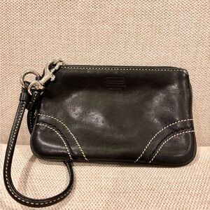 Classic Coach Black Leather Wristlet with Contrasting Stitch